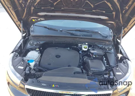 2022 Volvo Xc40 T5 Momentum z USA, uszkodzony, nr VIN YV4162UK1N2763065